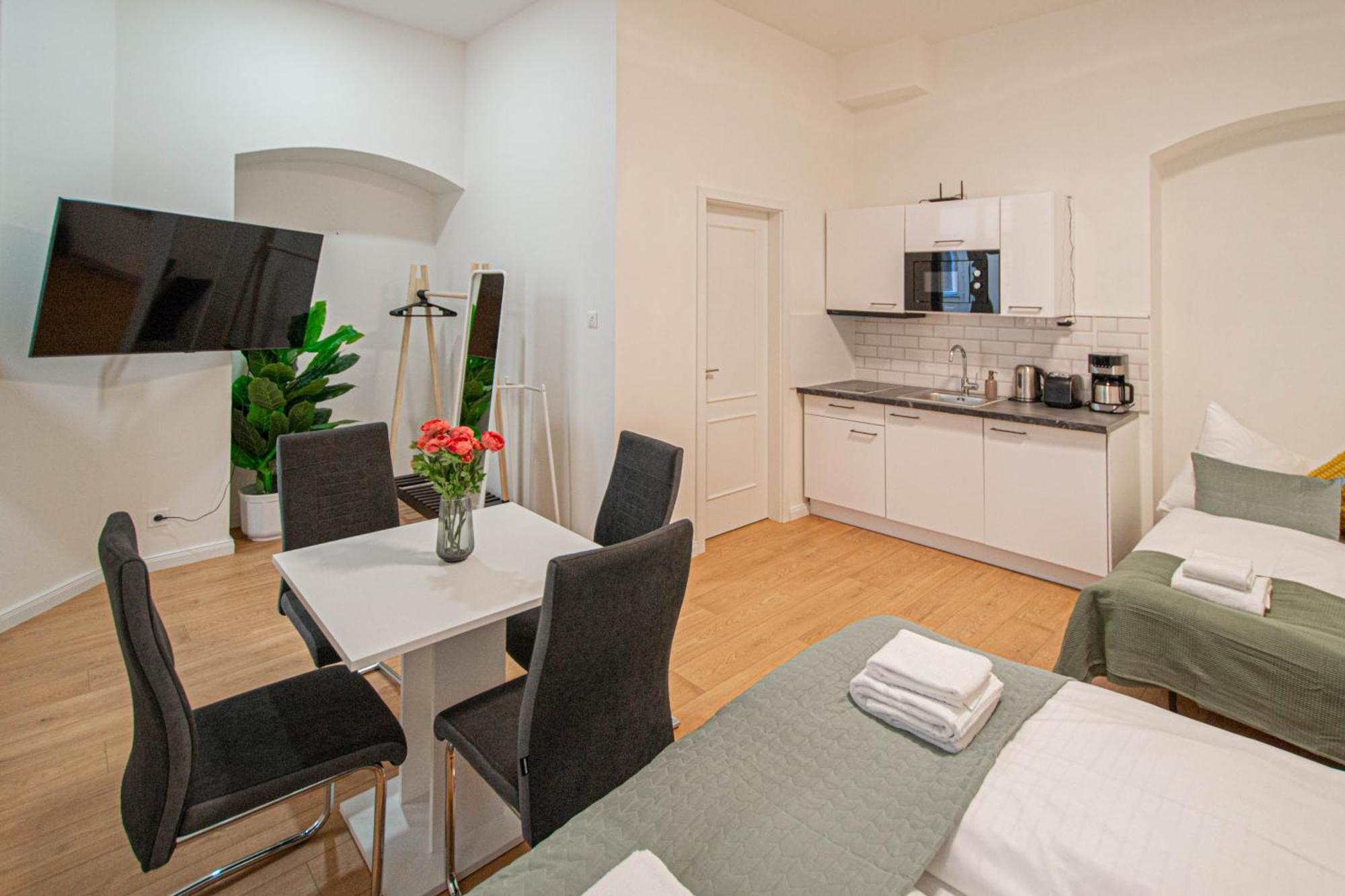 Charles Square By Ruterra Apartment Prag