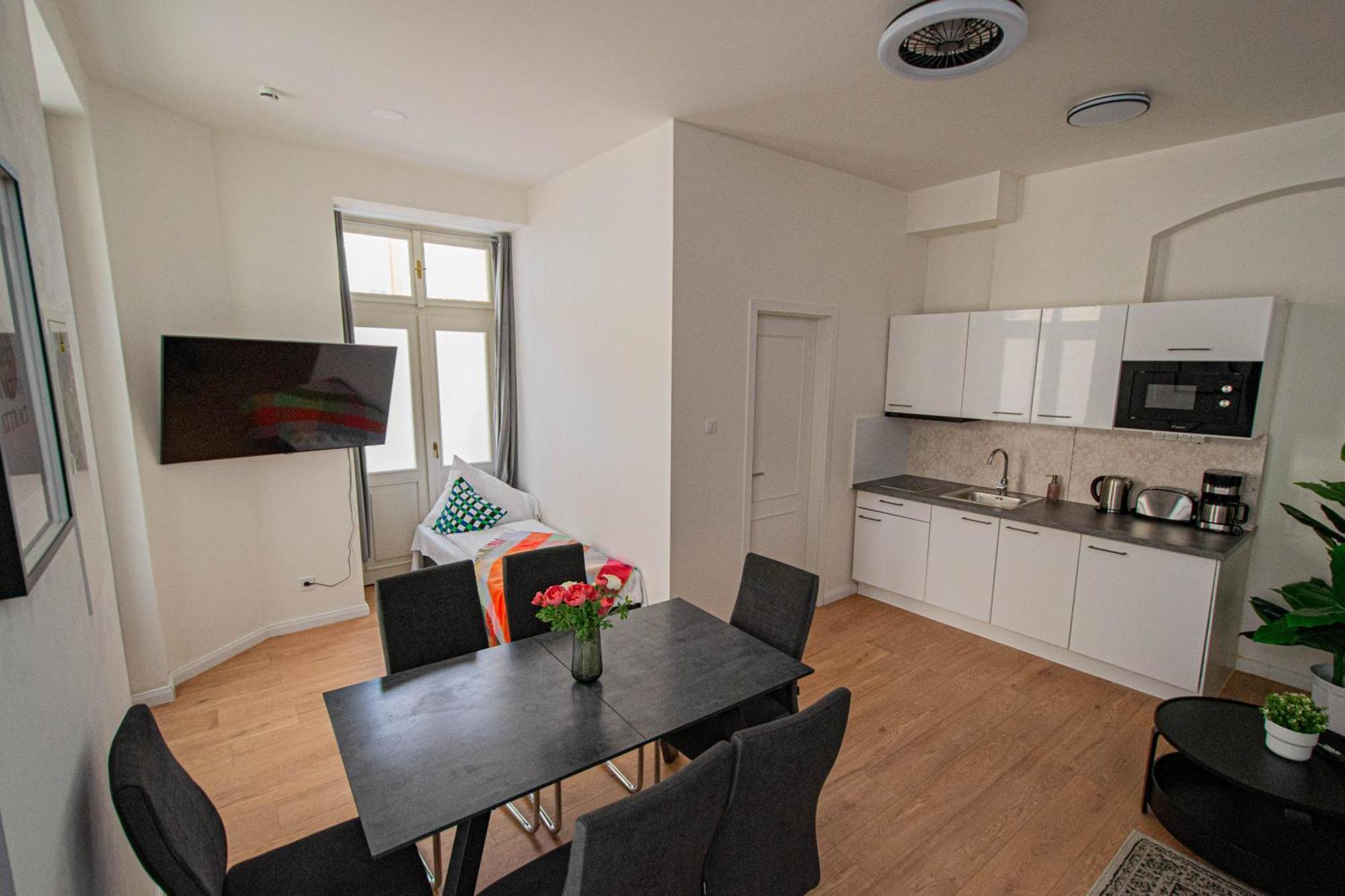 Charles Square By Ruterra Apartment Prag